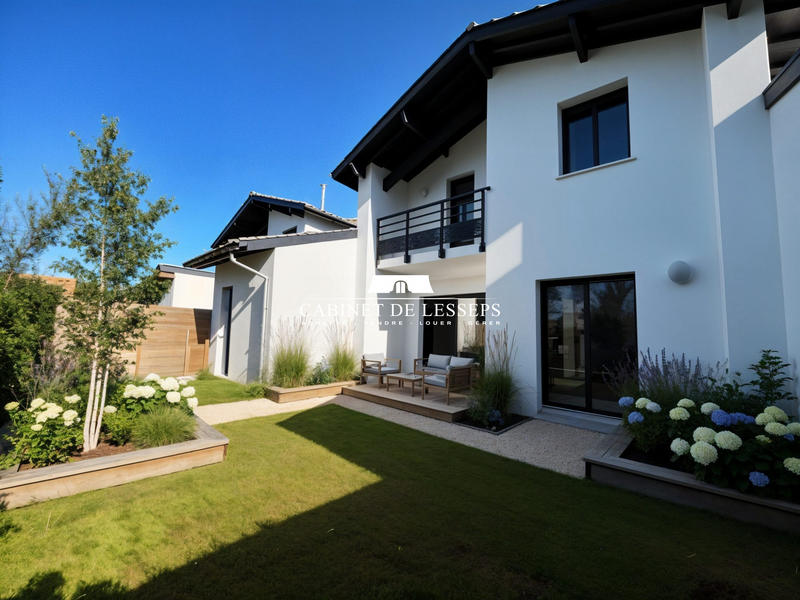 Maison - 121 m² - 5 pièces