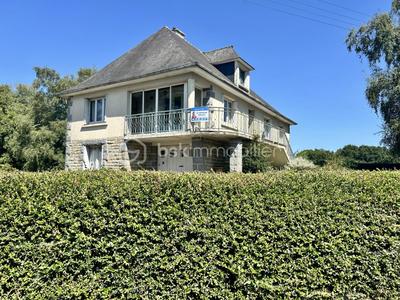 Maison - 130 m² - 8 pièces