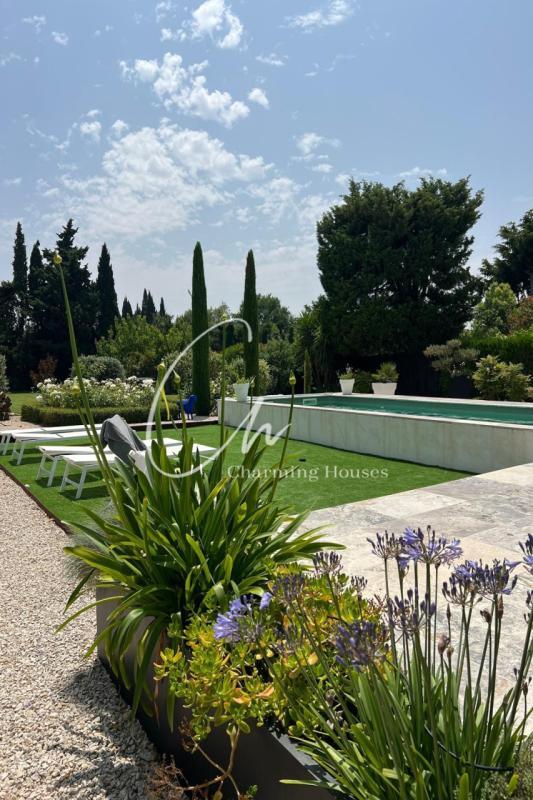 Maison - 180 m² - 5 pièces