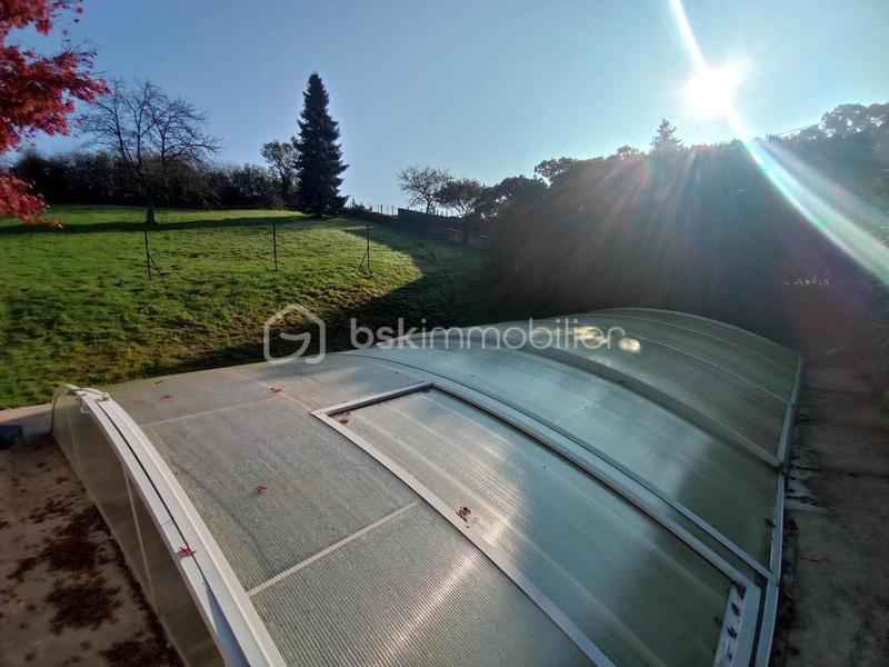 Maison - 230 m² - 6 pièces