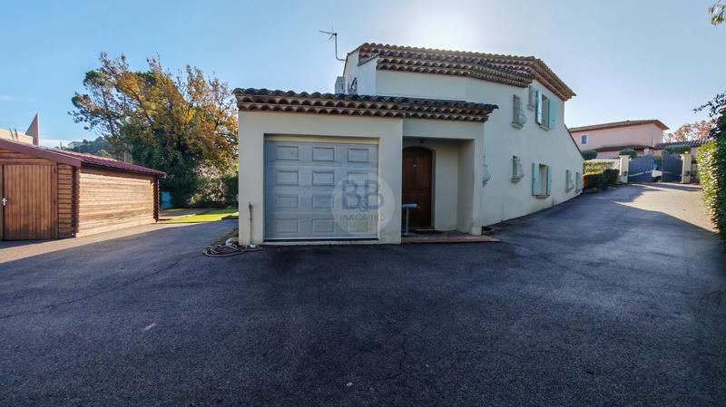 Maison - 163 m² - 6 pièces