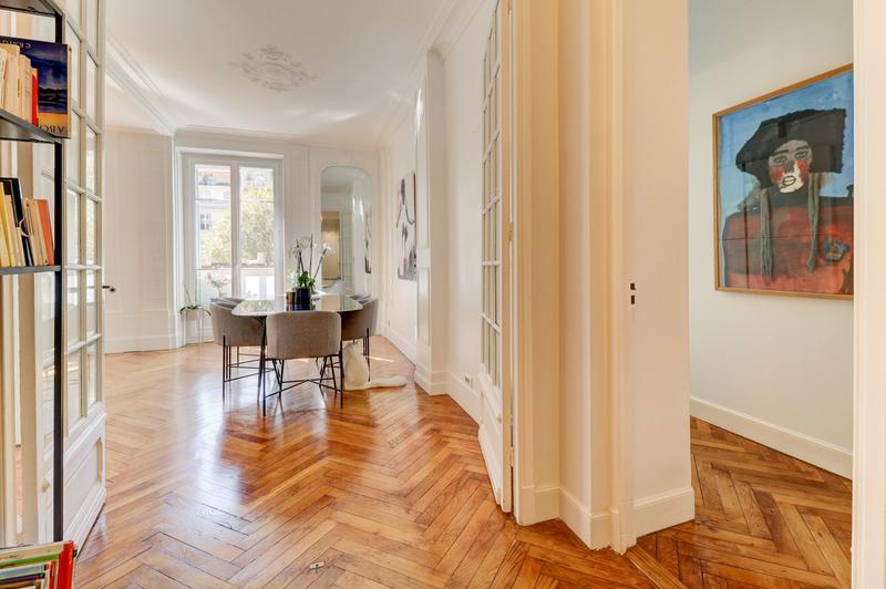 Appartement - 140 m² - 5 pièces