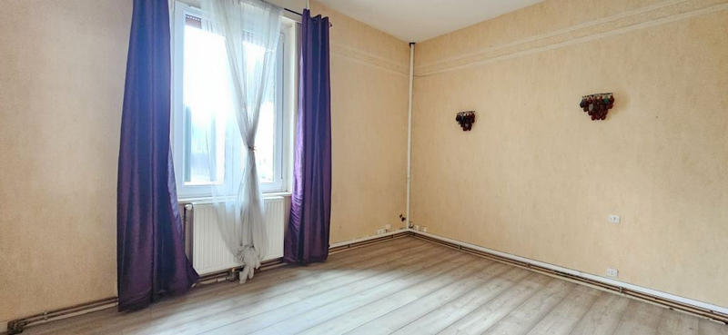 Maison - 98 m² - 5 pièces