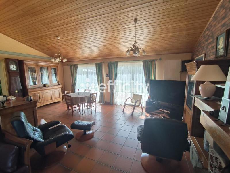 Maison - 211 m² - 6 pièces