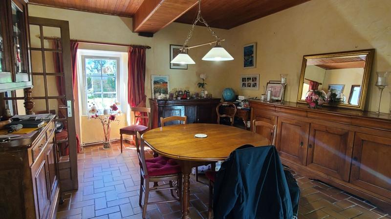 Maison - 270 m² - 8 pièces