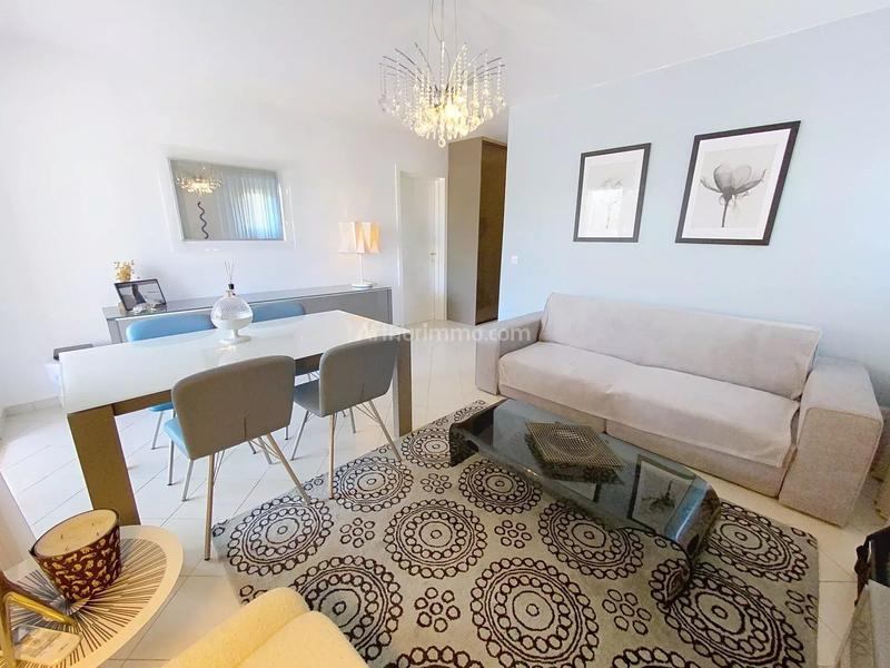 Appartement - 77 m² - 4 pièces