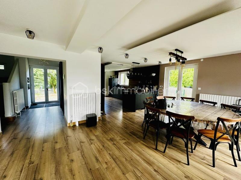 Maison - 196 m² - 7 pièces