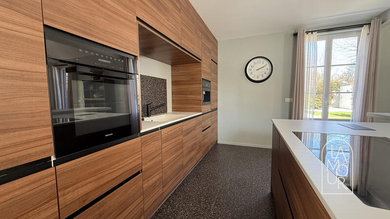 Maison ancienne - 223 m² - 8 pièces