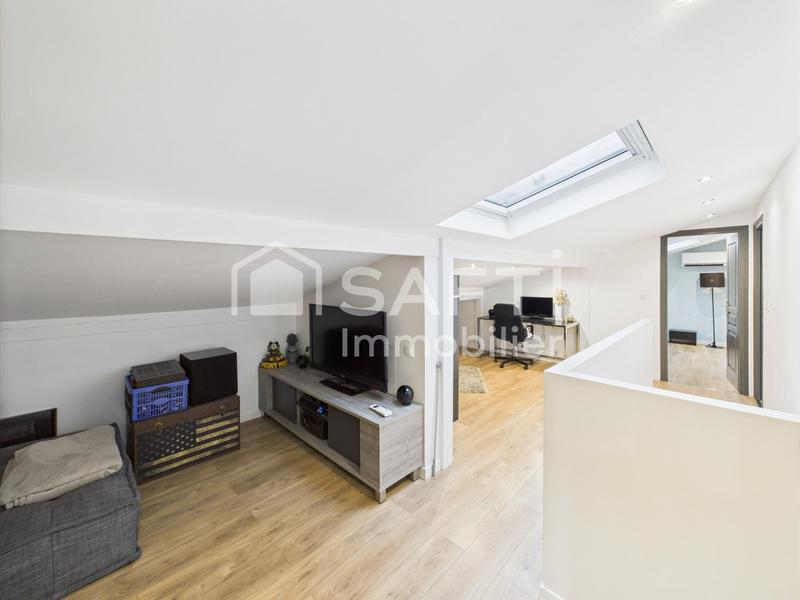 Maison - 260 m² - 7 pièces