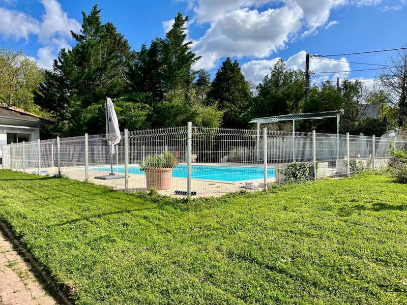 Maison - 210 m² - 6 pièces