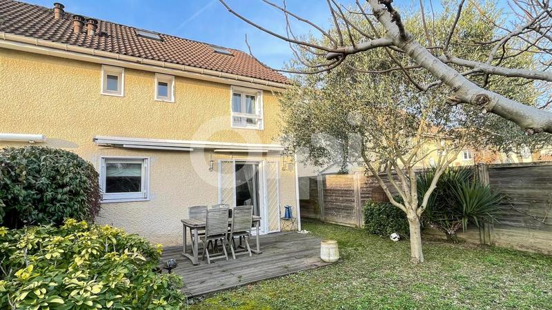 Maison - 79 m² - 5 pièces