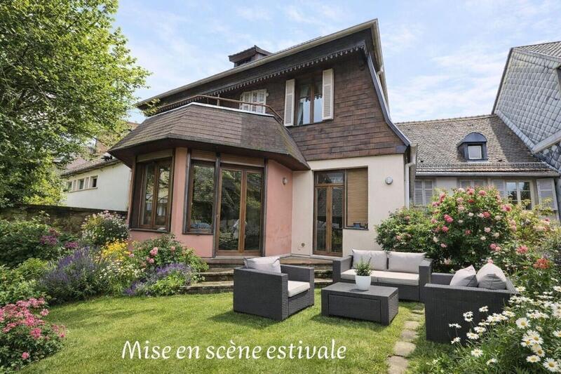 Maison - 258 m² - 6 pièces