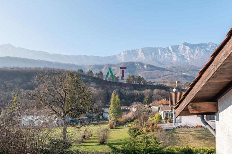 Maison - 187 m² - 8 pièces