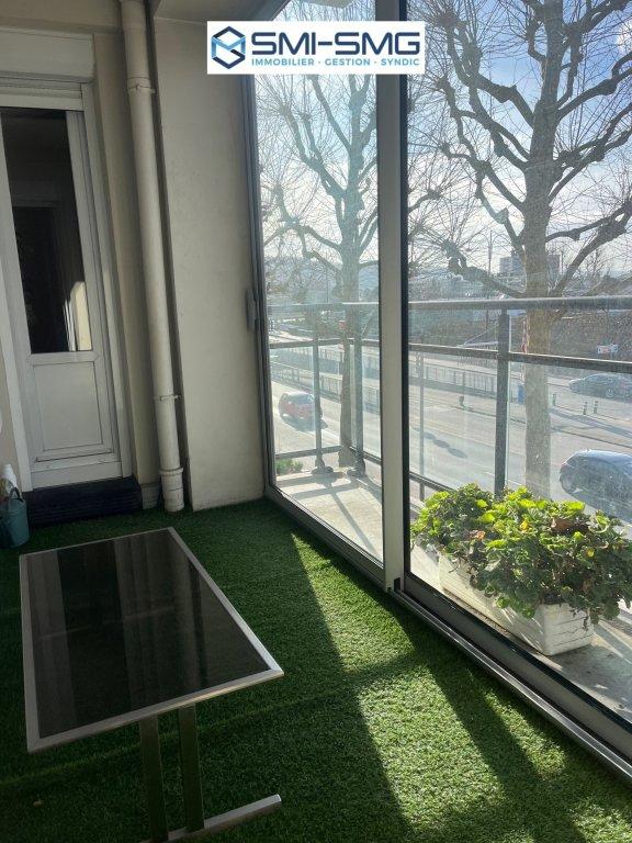 Appartement - 75 m² - 2 pièces