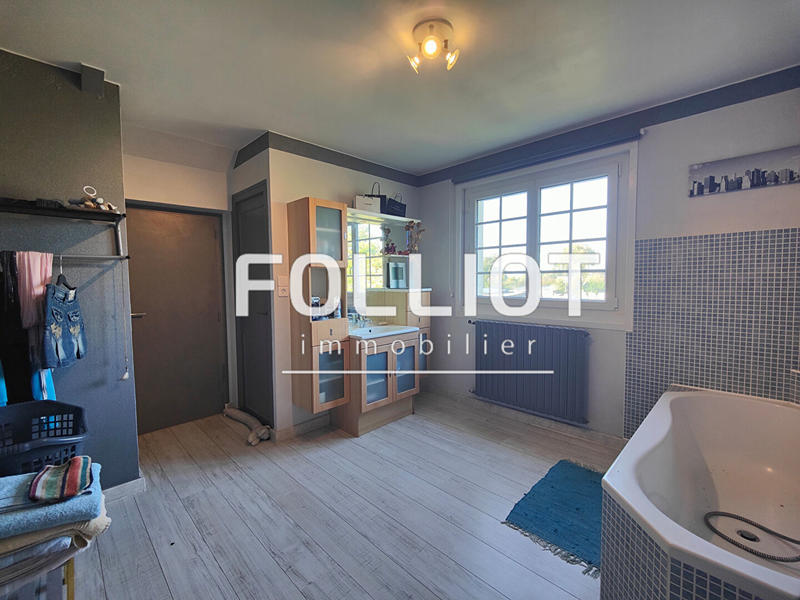 Maison - 239 m² - 5 pièces