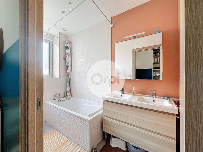 Appartement - 93 m² - 4 pièces