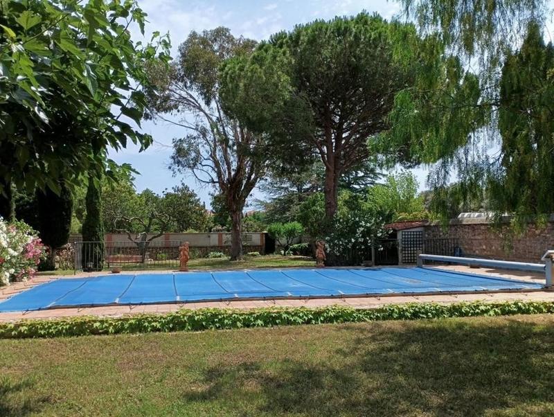 Mas - 438 m² - 14 pièces