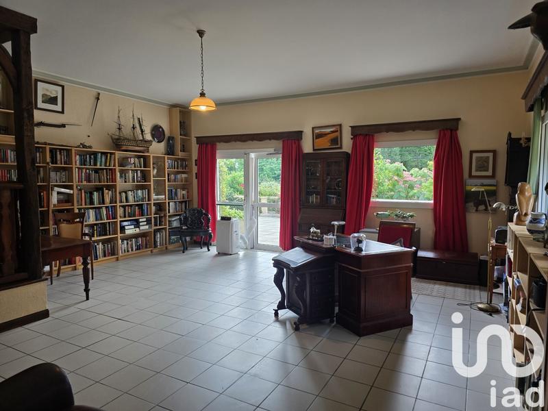 Maison - 330 m² - 9 pièces