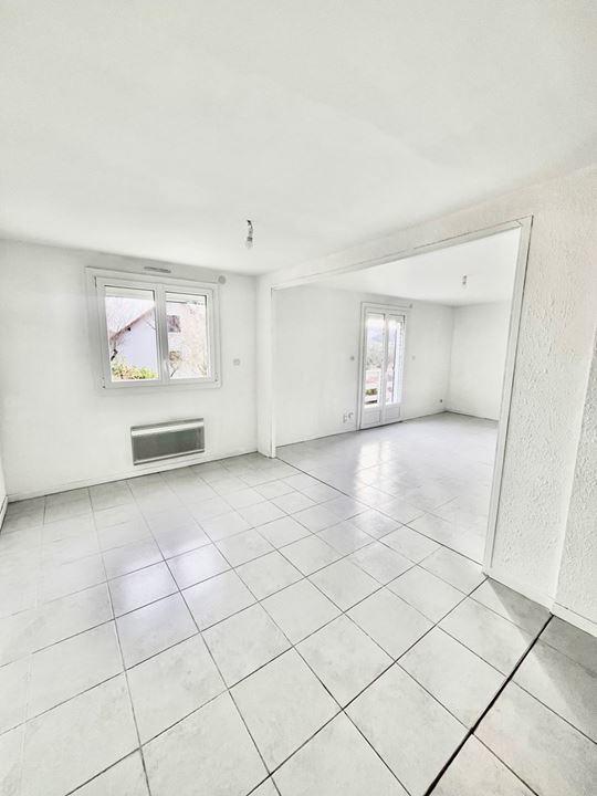 Maison traditionnelle - 120 m² - 6 pièces