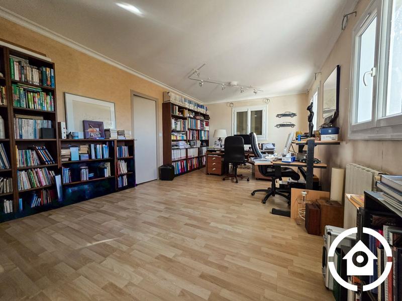 Maison - 212 m² - 8 pièces