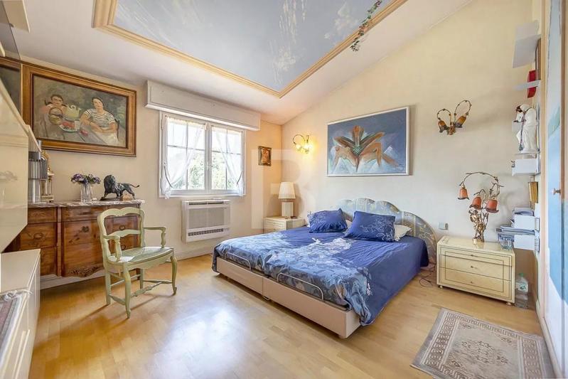 Maison - 283 m² - 6 pièces