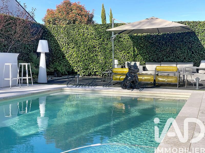 Maison - 187 m² - 9 pièces