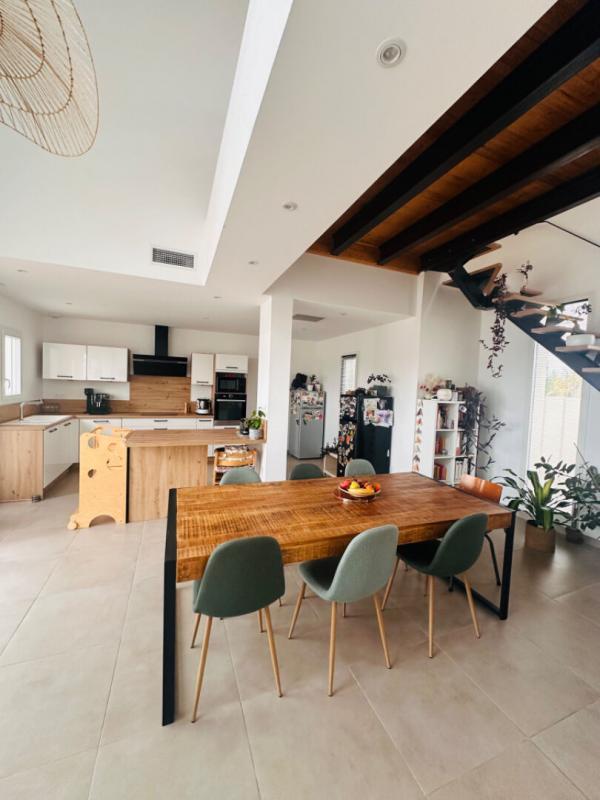 Maison - 121 m² - 5 pièces