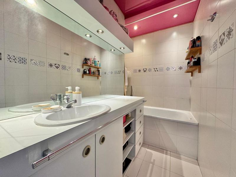 Appartement - 83 m² - 4 pièces