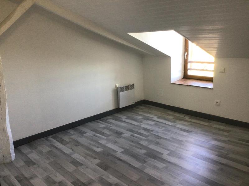 Maison - 305 m² - 12 pièces