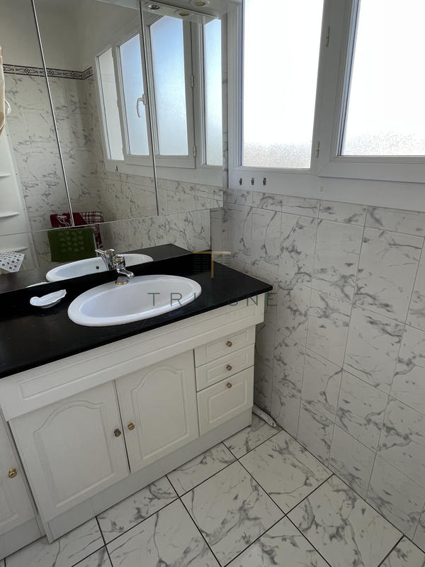 Maison - 183 m² - 8 pièces