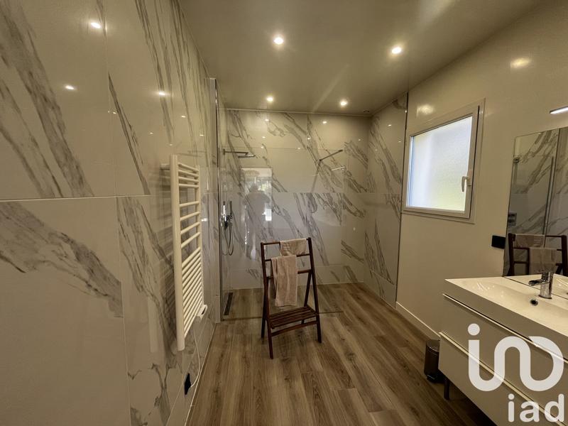 Maison - 240 m² - 10 pièces