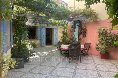 Maison - 224 m² - 8 pièces