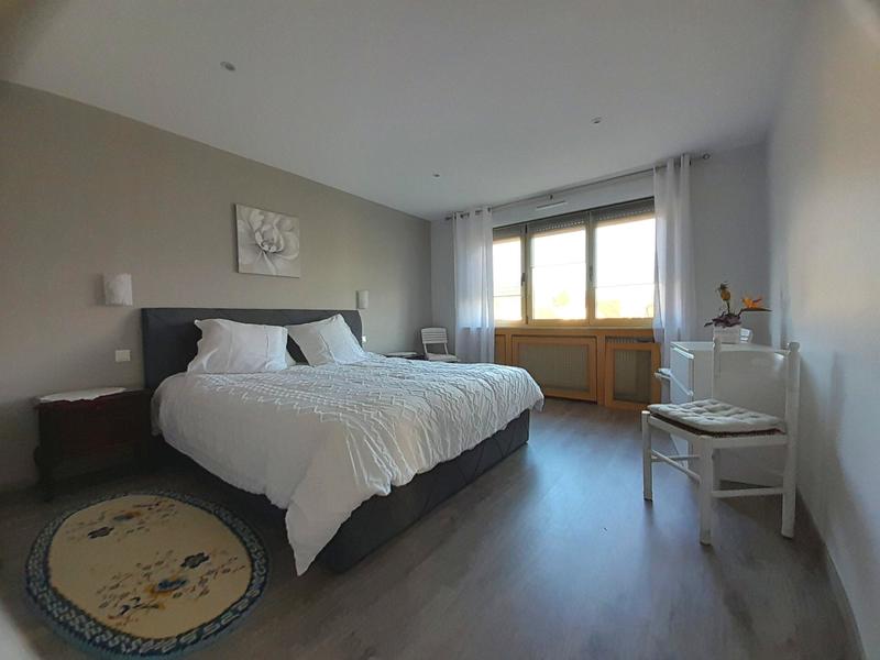 Maison - 400 m² - 10 pièces