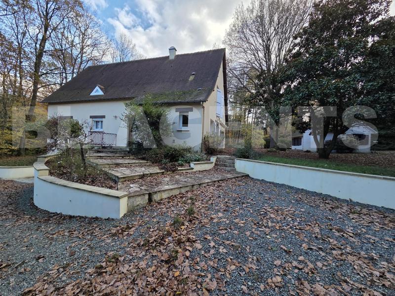 Maison - 213 m² - 7 pièces