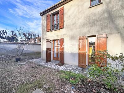 Maison - 92 m² - 5 pièces