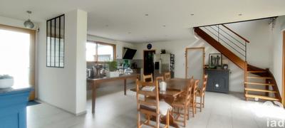 Maison - 170 m² - 8 pièces