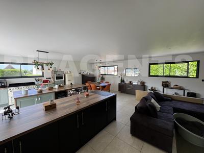 Maison contemporaine - 154 m² - 7 pièces