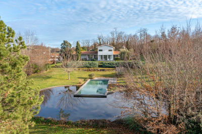 Maison - 180 m² - 7 pièces