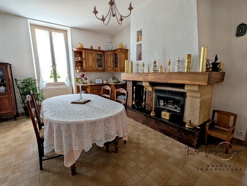 Maison - 220 m² - 6 pièces