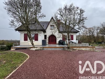 Maison - 241 m² - 10 pièces