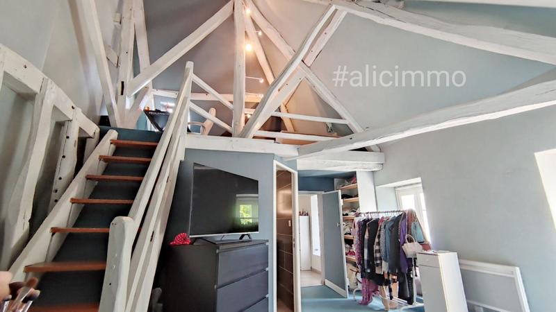 Maison - 360 m² - 10 pièces