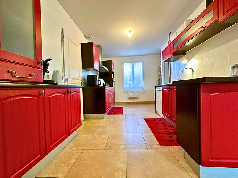 Maison - 170 m² - 9 pièces