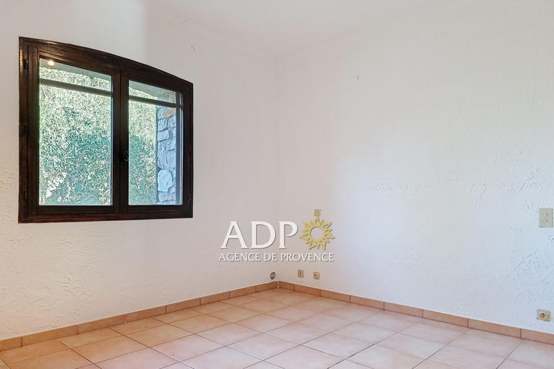 Propriété - 180 m² - 6 pièces