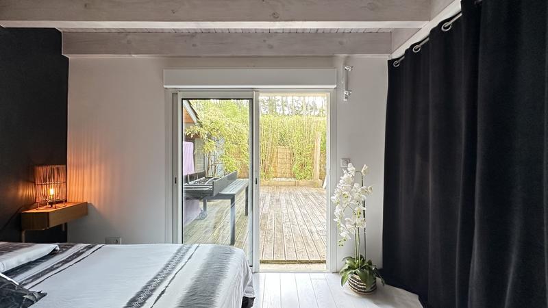 Villa - 222 m² - 10 pièces