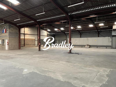 Entrepôt - 1 400 m²