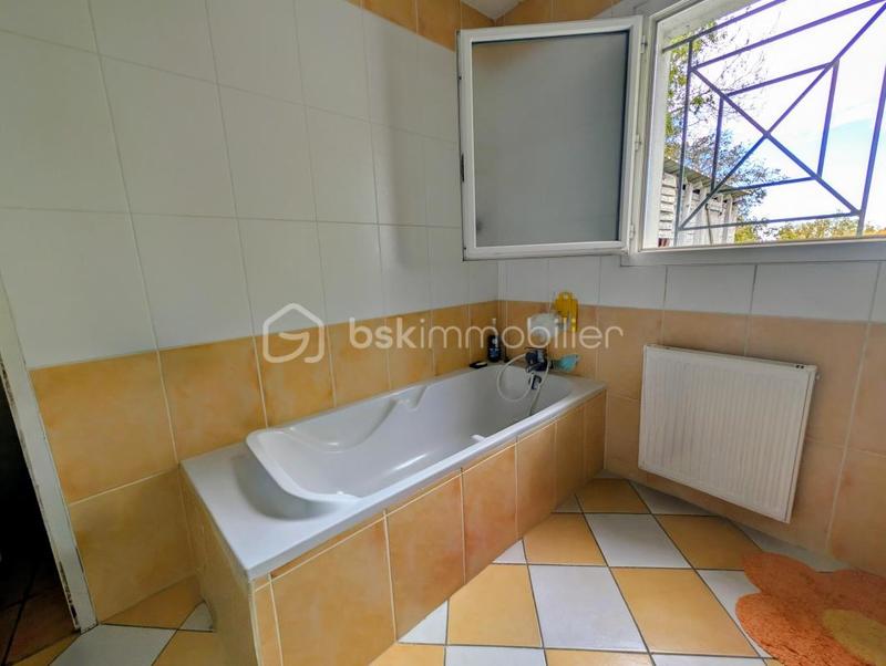 Maison - 122 m² - 5 pièces