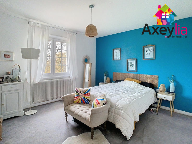 Maison - 214 m² - 8 pièces