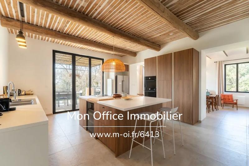 Maison - 280 m² - 8 pièces