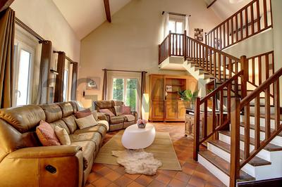 Maison - 227 m² - 8 pièces