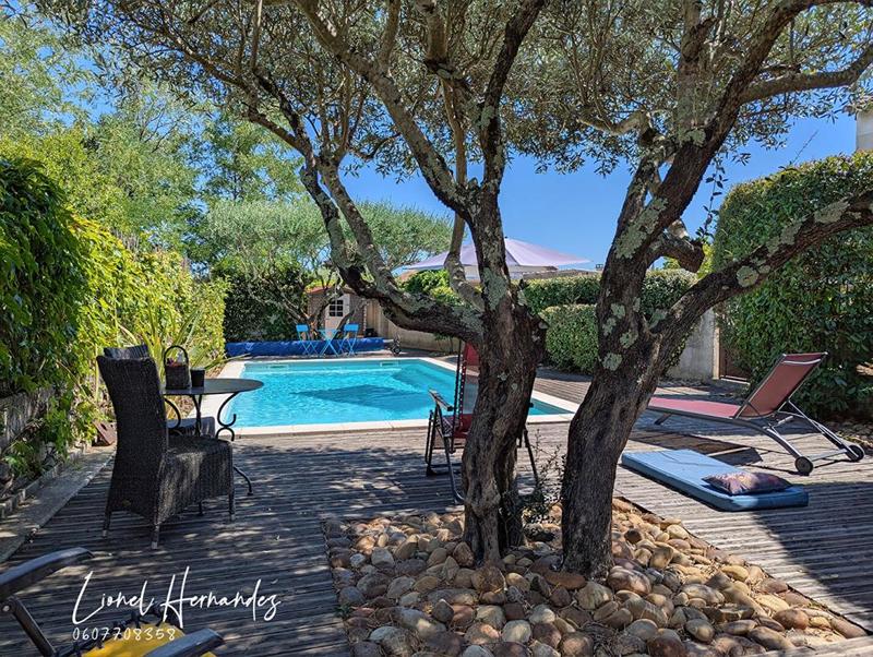 Maison - 295 m² - 10 pièces